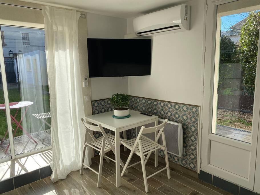 Charmant Studio Avec Jardin Avignon Exterior photo